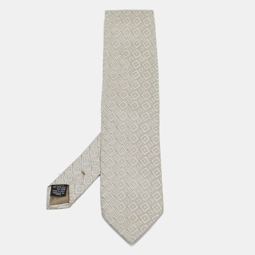 luxury-men-giorgio-armani-used-accessories-p1068426-001 Giorgio Armani Grey Jacquard Silk Traditional Tie