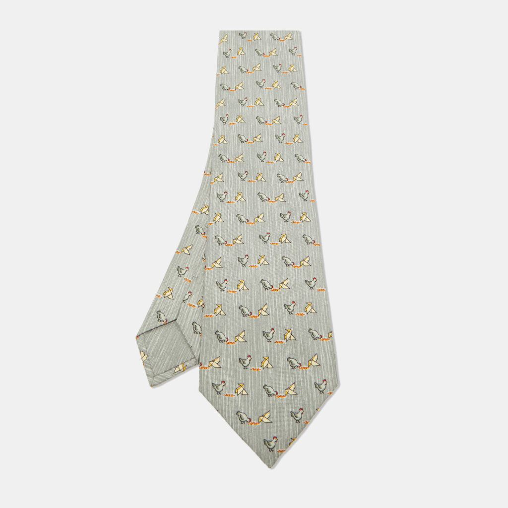 luxury-men-hermes-used-accessories-p1098041-001 Hermes Multicolor Whimsical Chickens Print Silk Classic Tie