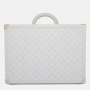 Louis Vuitton White Monogram Taiga Leather Bisten Size 50
