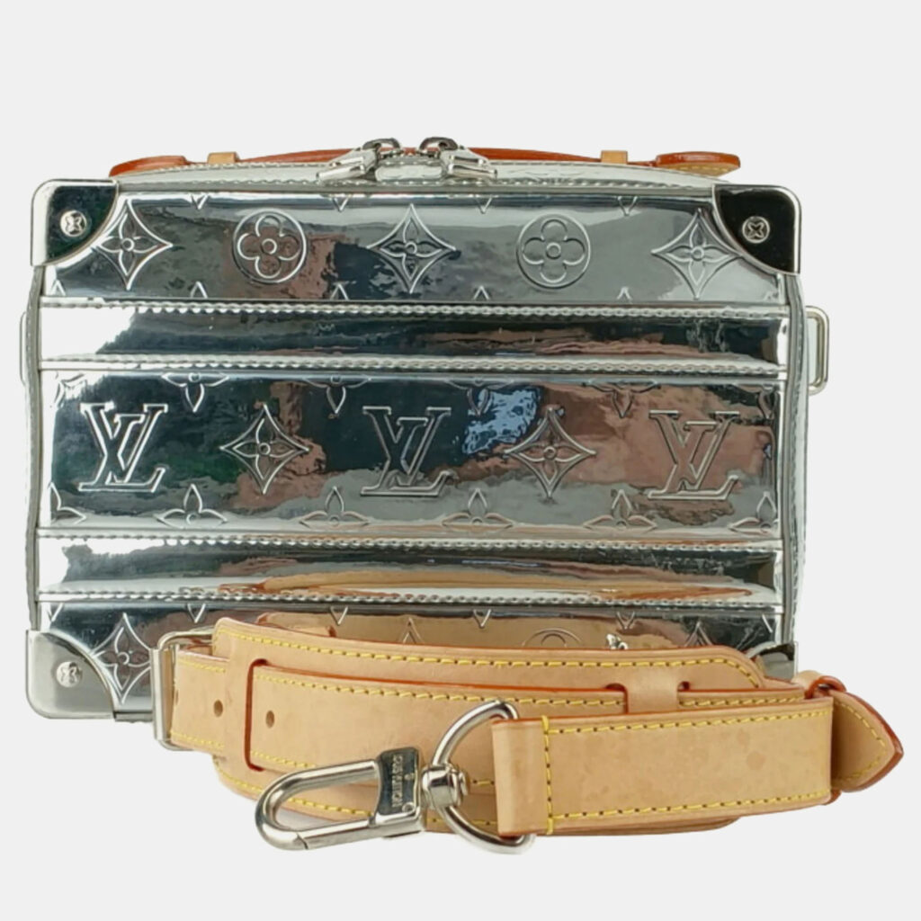 luxury-men-louis-vuitton-used-bags-p1157451-006 Louis Vuitton Metallic & Silver Patent Leather Monogram Mirror Handle Soft Trunk
