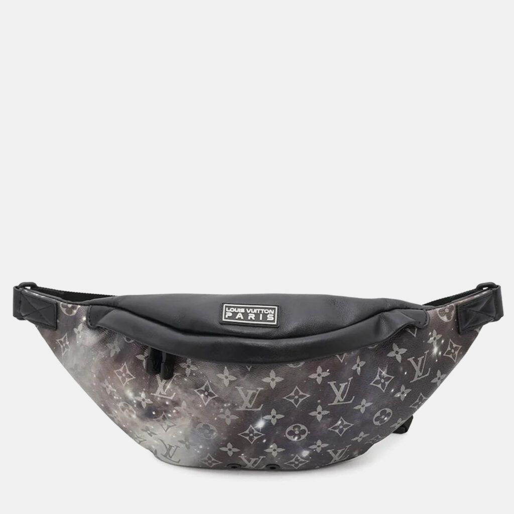 luxury-men-louis-vuitton-used-bags-p1157745-004 Louis Vuitton Discovery Bumbag Noir Monogram / Galaxy