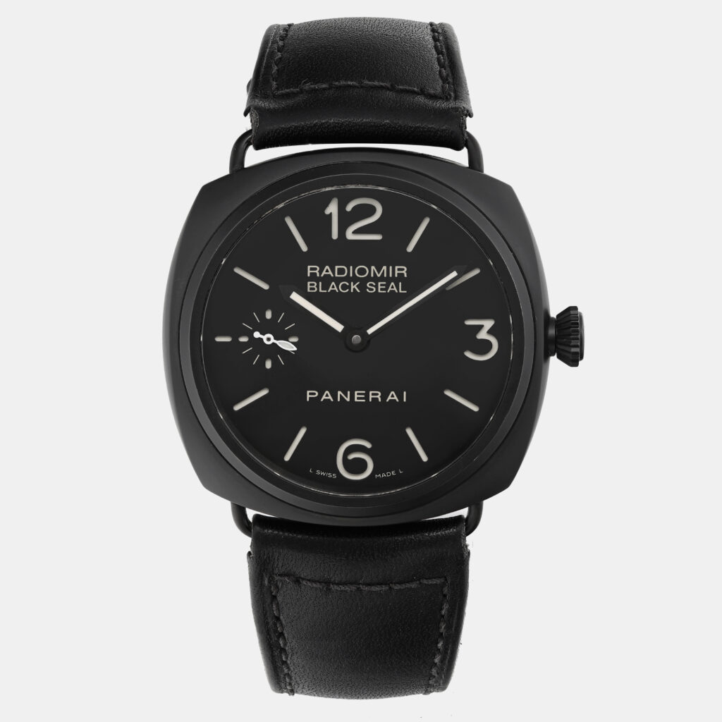 Stacked from 20 images. Method=A (R=8,S=4) Panerai Black Ceramic Radiomir Black Seal PAM00292 Manual Winding Men's Wristwatch 45mm