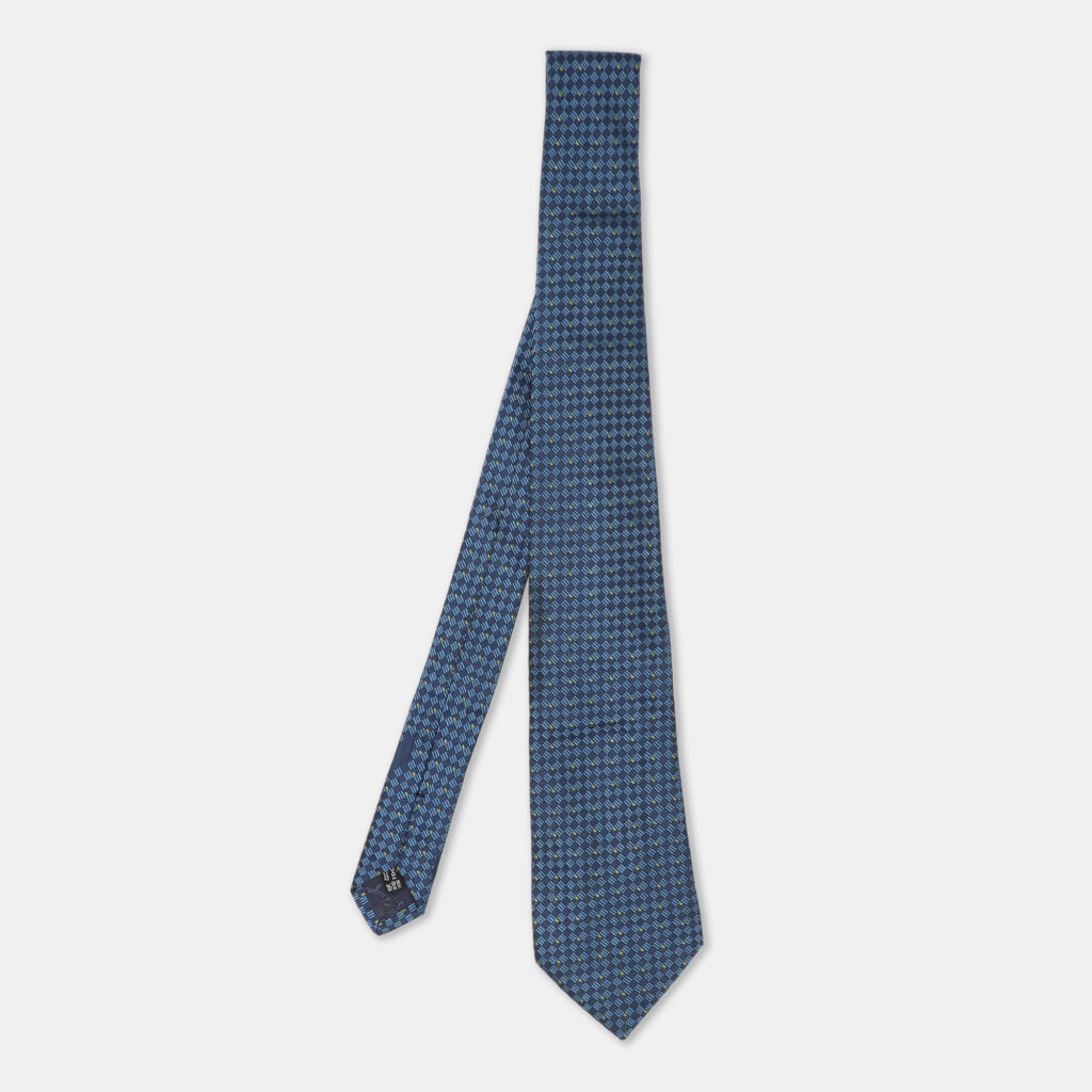 luxury-men-salvatore-ferragamo-used-accessories-p1130191-001 Salvatore Ferragamo Blue Diamond Patterned Silk Tie