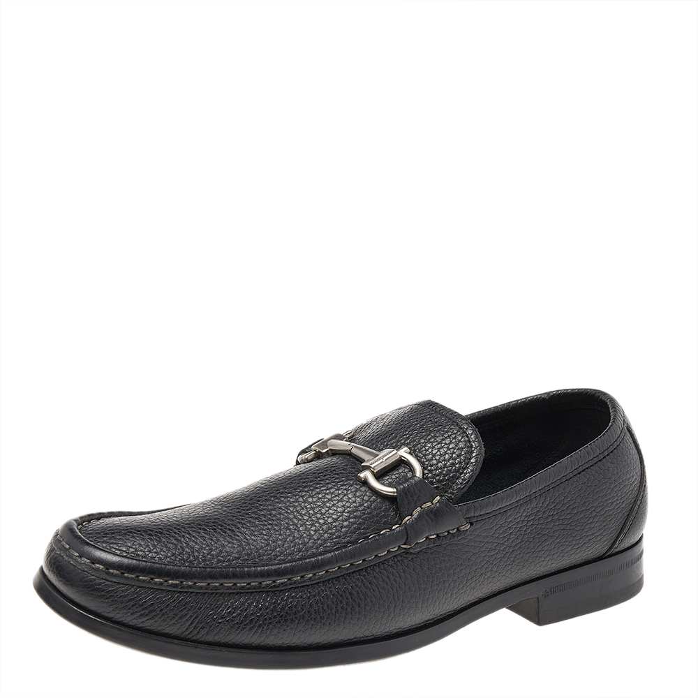 luxury-men-salvatore-ferragamo-used-shoes-p492544-006 Salvatore Ferragamo Black Leather Gancini Slip On Loafers Size 41