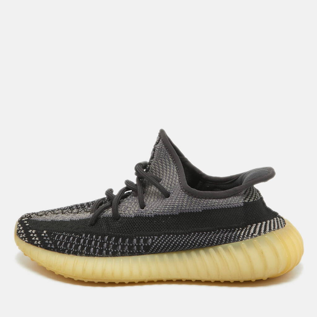 luxury-men-yeezy-x-adidas-used-shoes-p1004402-001 Yeezy x Adidas Black/Blue Knit Fabric Boost 350 V2 Carbon Sneakers Size 39 1/3