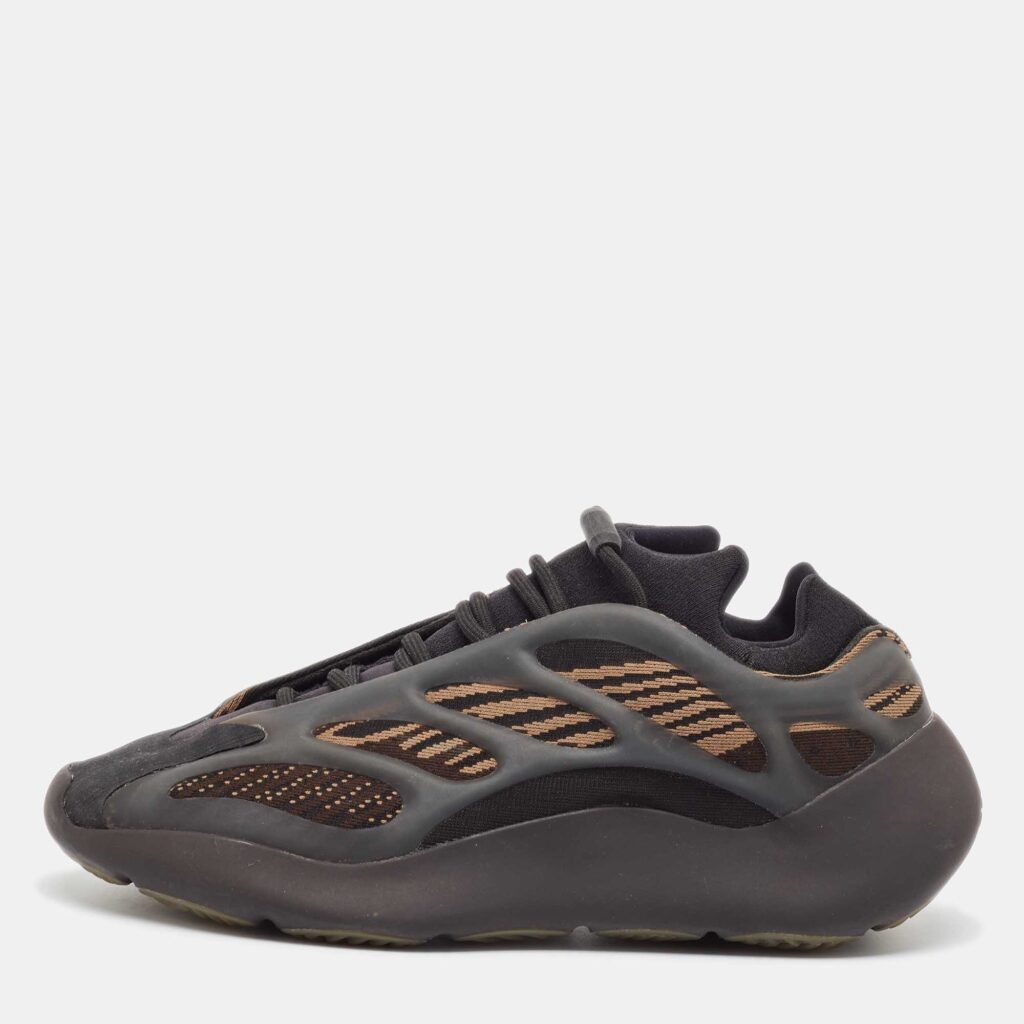 luxury-men-yeezy-x-adidas-used-shoes-p1046211-003 Yeezy x Adidas Brown/Black Knit Fabric and Rubber 700 V3 Clay Brown Sneakers Size 43 1/3