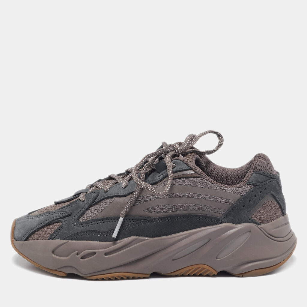 luxury-men-yeezy-x-adidas-used-shoes-p1109556-001 Yeezy x Adidas Grey Nubuck and Leather Boost 700 V2 Geode Sneakers Size 40