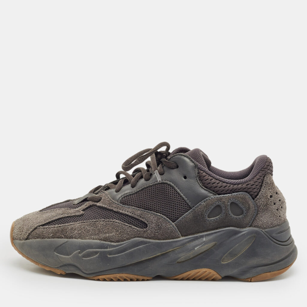 luxury-men-yeezy-x-adidas-used-shoes-p1152635-001 Yeezy x Adidas Black Mesh and Suede Boost 700 Utility Black Sneakers Size 41 1/3