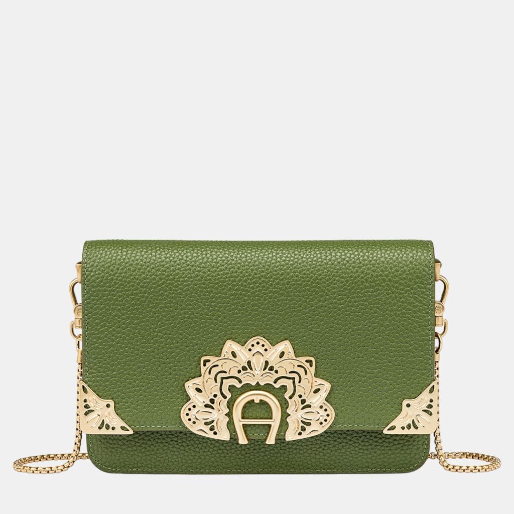 luxury-women-aigner-new-handbags-p887000-001 Aigner Green shaking gold DIADORA Green Bill and Card Case
