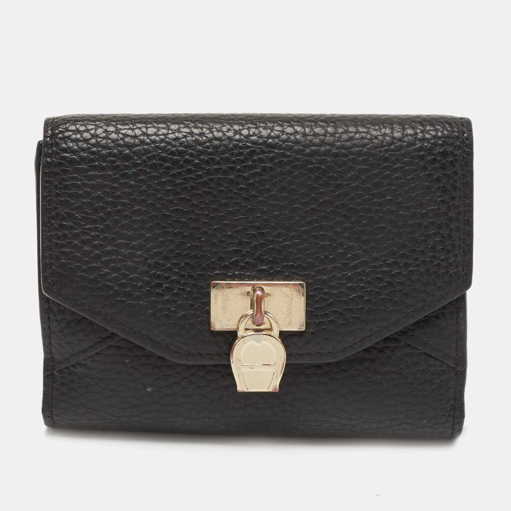 luxury-women-aigner-used-handbags-p802590-004 Aigner Black Leather Envelope Flap Compact Wallet