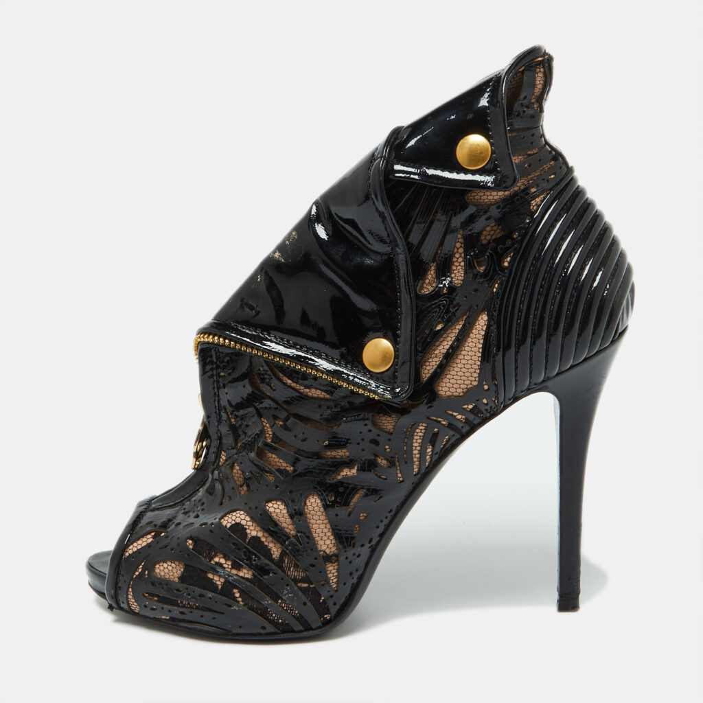 luxury-women-alexander-mcqueen-used-shoes-p1076811-001 Alexander McQueen Black/Beige Patent Leather and Mesh Faithful Ankle Booties Size 38.5