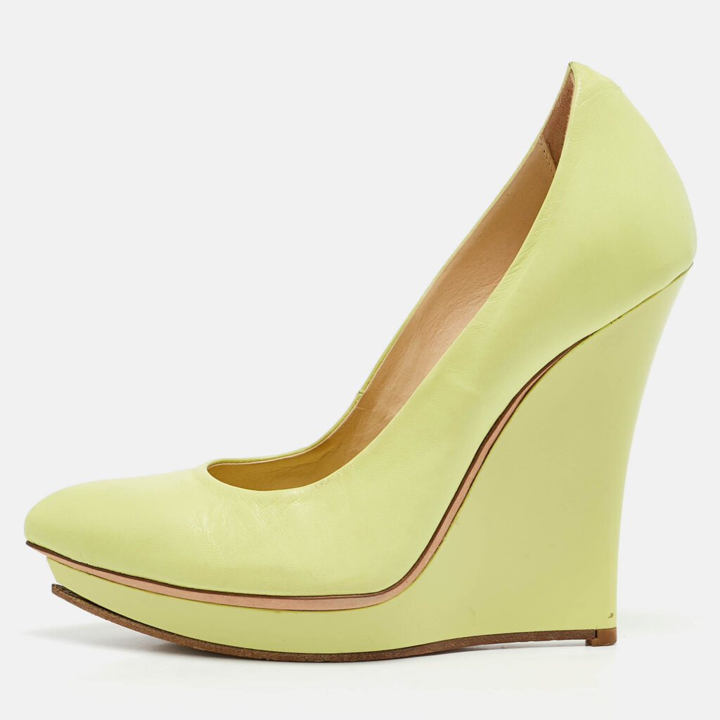 luxury-women-alexander-mcqueen-used-shoes-p1097171-011 Alexander McQueen Neon Green Leather Wedge Pumps Size 37