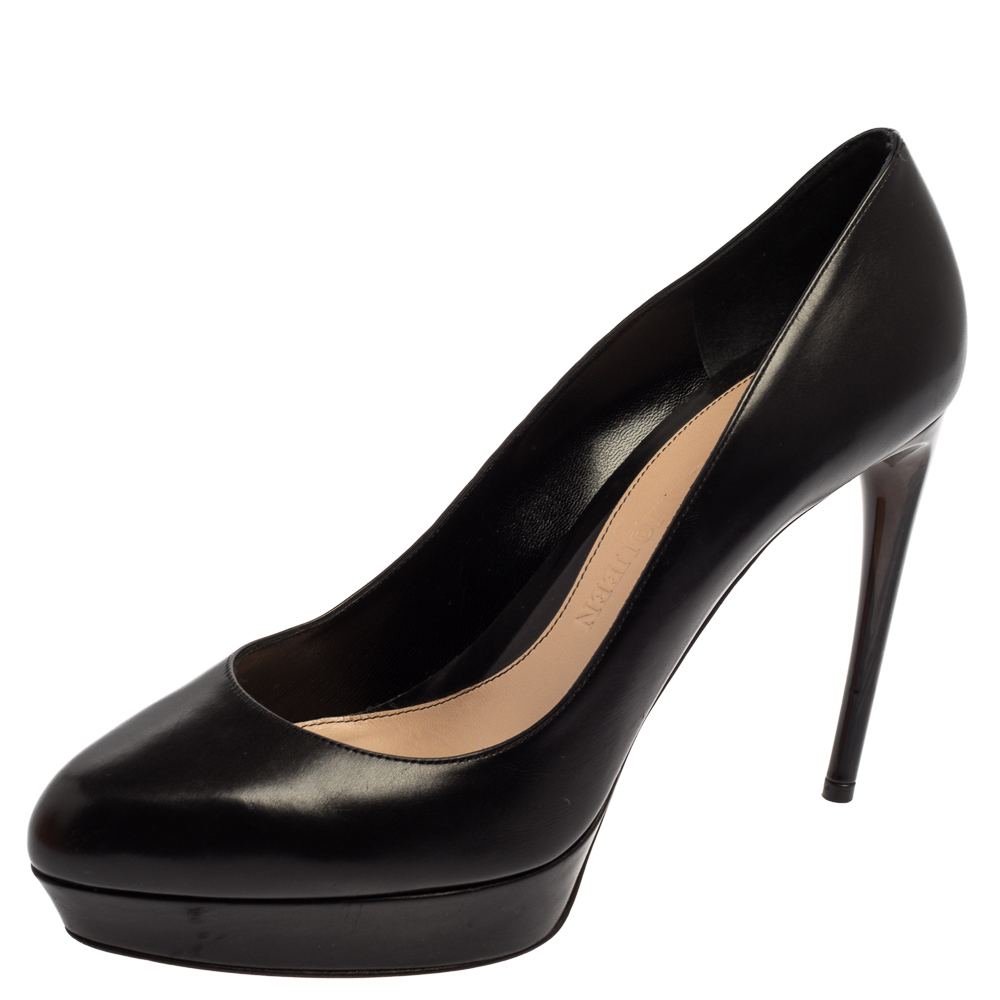 luxury-women-alexander-mcqueen-used-shoes-p367287-004 Alexander McQueen Black Leather Horn Heel Platform Pumps Size 40