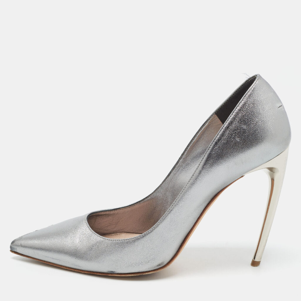 luxury-women-alexander-mcqueen-used-shoes-p822868-012 Alexander McQueen Metallic Leather Pointed Toe Pumps Size 38.5