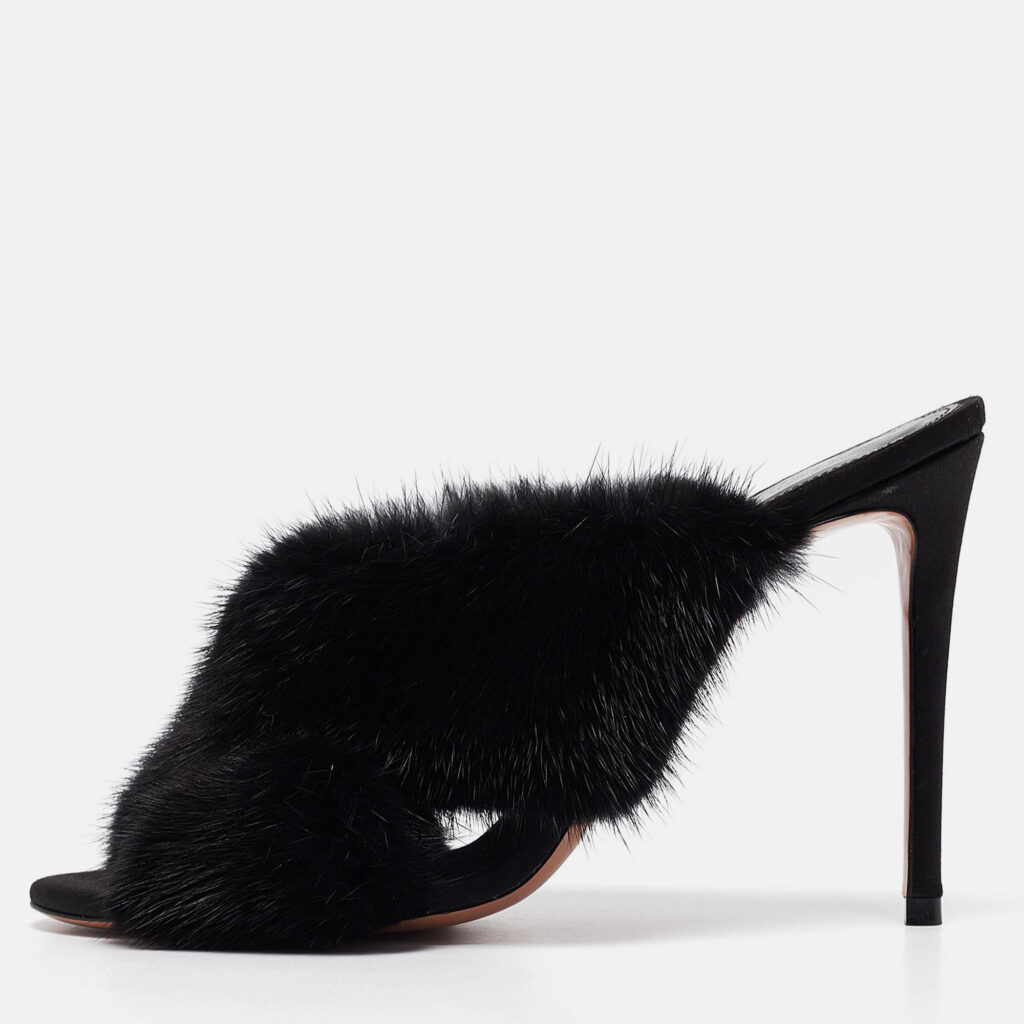 luxury-women-aquazzura-used-shoes-p1033255-010 Aquazzura Black Mink Fur Slide Sandals Size 37