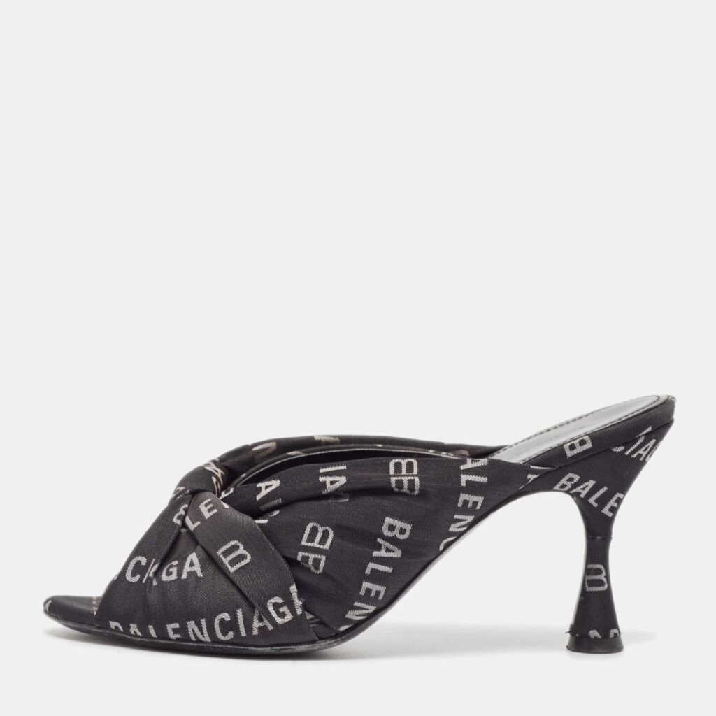 luxury-women-balenciaga-used-shoes-p1029304-003 Balenciaga Black Canvas Slide Sandals Size 37
