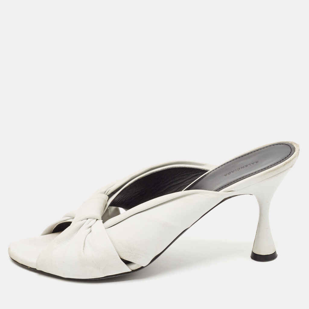 luxury-women-balenciaga-used-shoes-p1088009-001 Balenciaga White Leather Knot Open Toe Slide Sandals Size 40.5