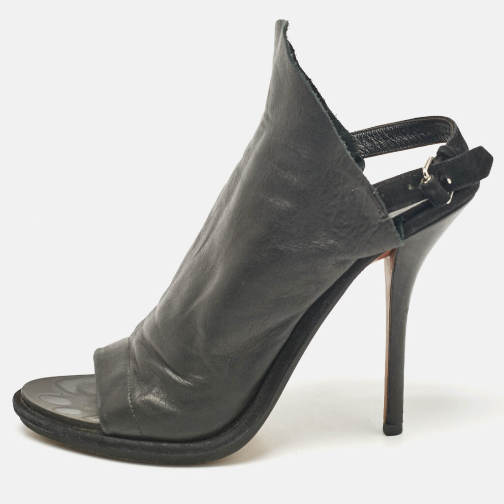 luxury-women-balenciaga-used-shoes-p1088195-010 Balenciaga Black Leather Open Toe Slingback Mule Sandals Size 38