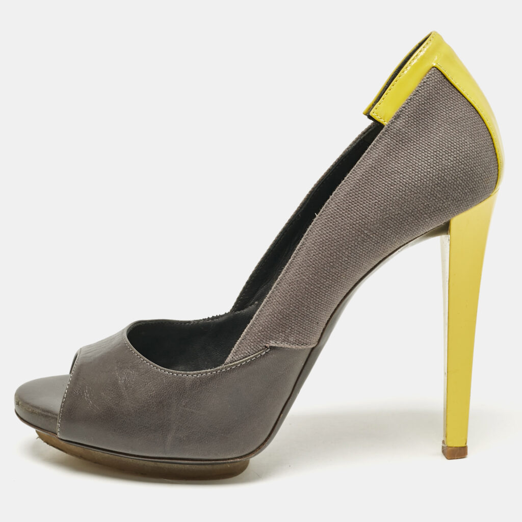 luxury-women-balenciaga-used-shoes-p1101324-001 Balenciaga Grey Canvas and Leather Peep Toe Pumps Size 37.5