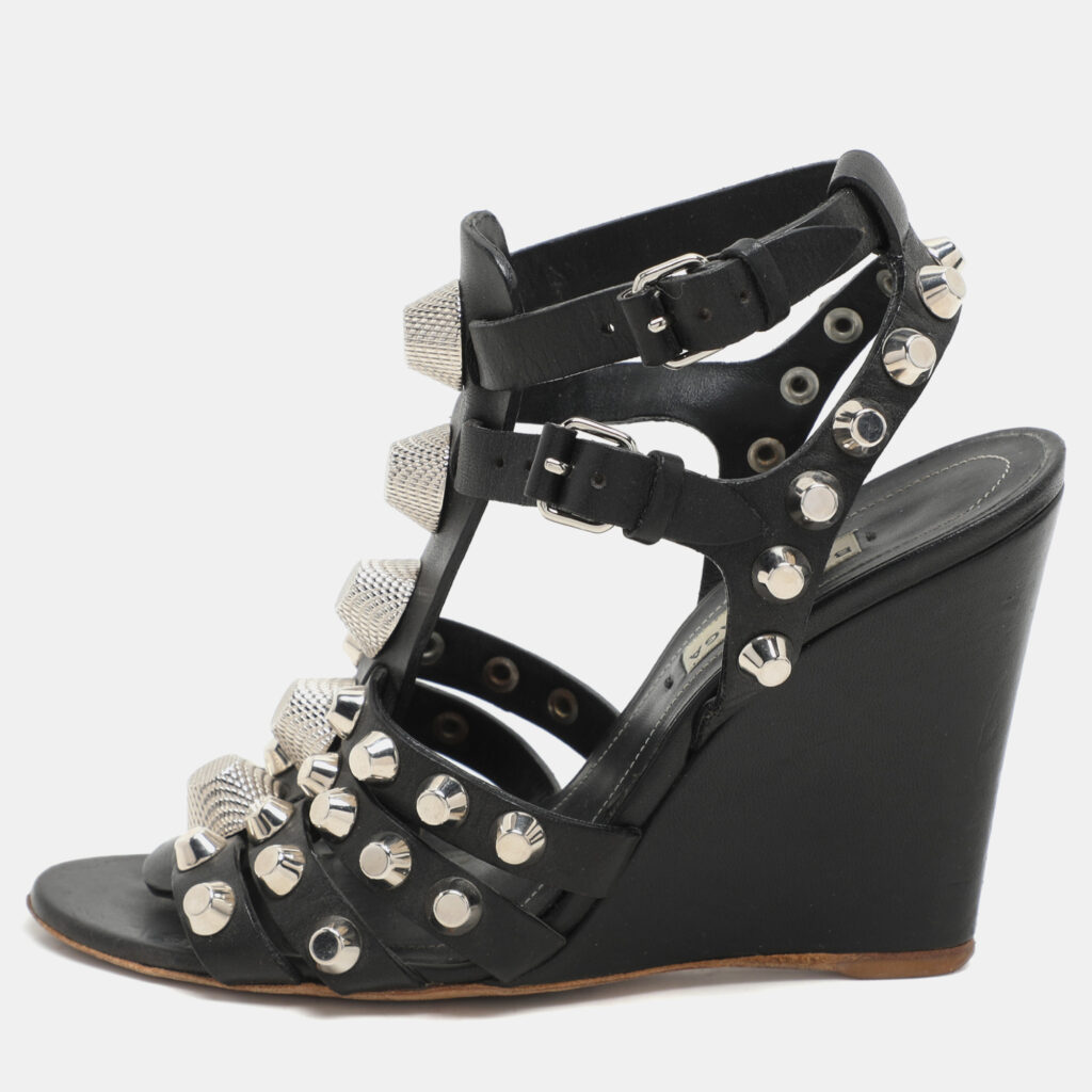 luxury-women-balenciaga-used-shoes-p1163341-002.jpg Balenciaga Black Leather Arena Wedge Sandals Size 35