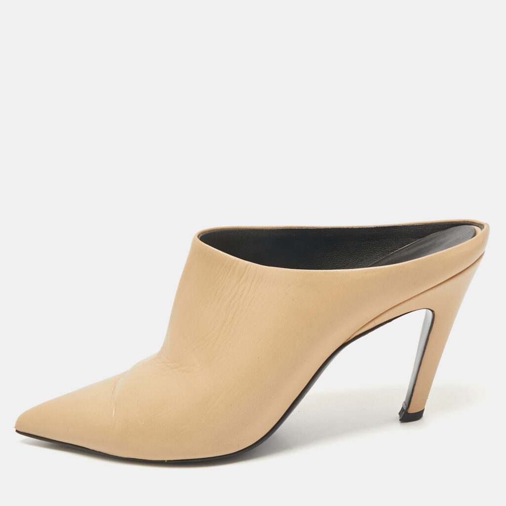 luxury-women-balenciaga-used-shoes-p1165245-001.jpg Balenciaga Beige Leather Pointed Toe Mules Size 38