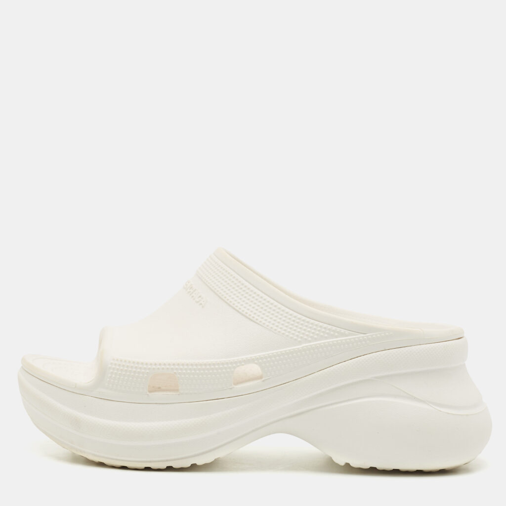 luxury-women-balenciaga-used-shoes-p1167867-001 Balenciaga x Crocs White Rubber Pool Slides Size 38