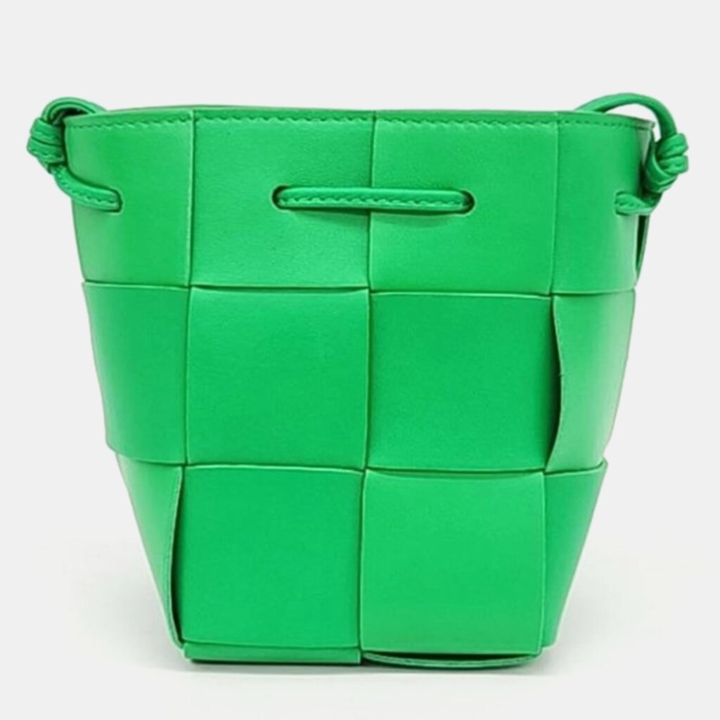luxury-women-bottega-veneta-used-handbags-p1014082-006 Bottega Veneta Green Woven Leather Cassette Bucket Bag