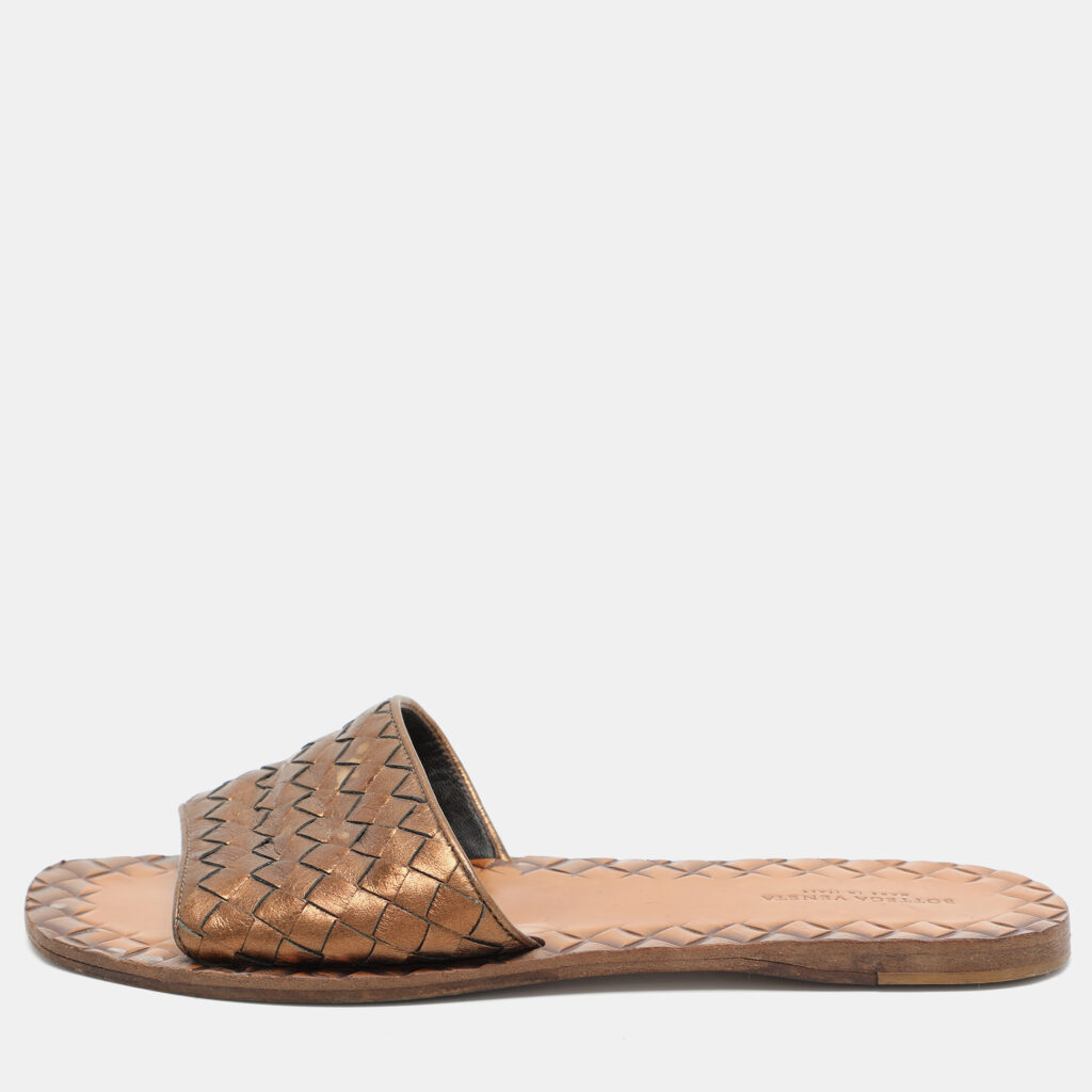 luxury-women-bottega-veneta-used-shoes-p1034350-005 Bottega Veneta Gold Intrecciato Leather Flat Slides Size 37
