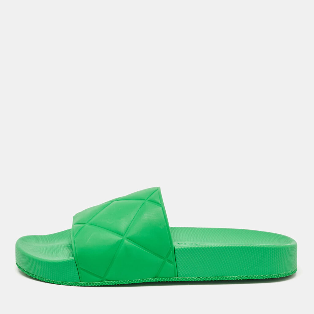 luxury-women-bottega-veneta-used-shoes-p1054424-003 Bottega Veneta Green Rubber Pool Slides Size 35