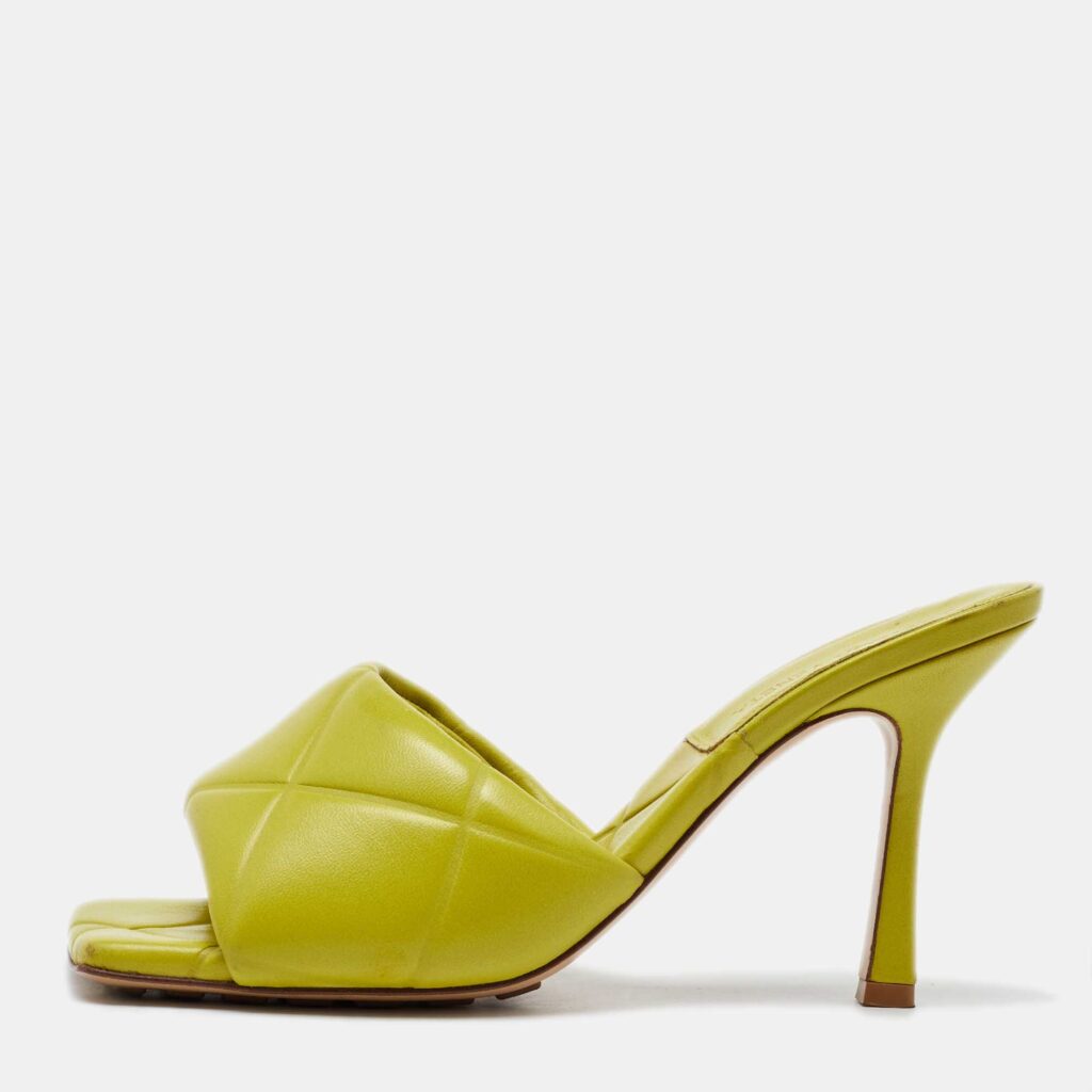 luxury-women-bottega-veneta-used-shoes-p1112596-003 Bottega Veneta Lime Yellow Leather Lido Slide Sandals Size 37.5