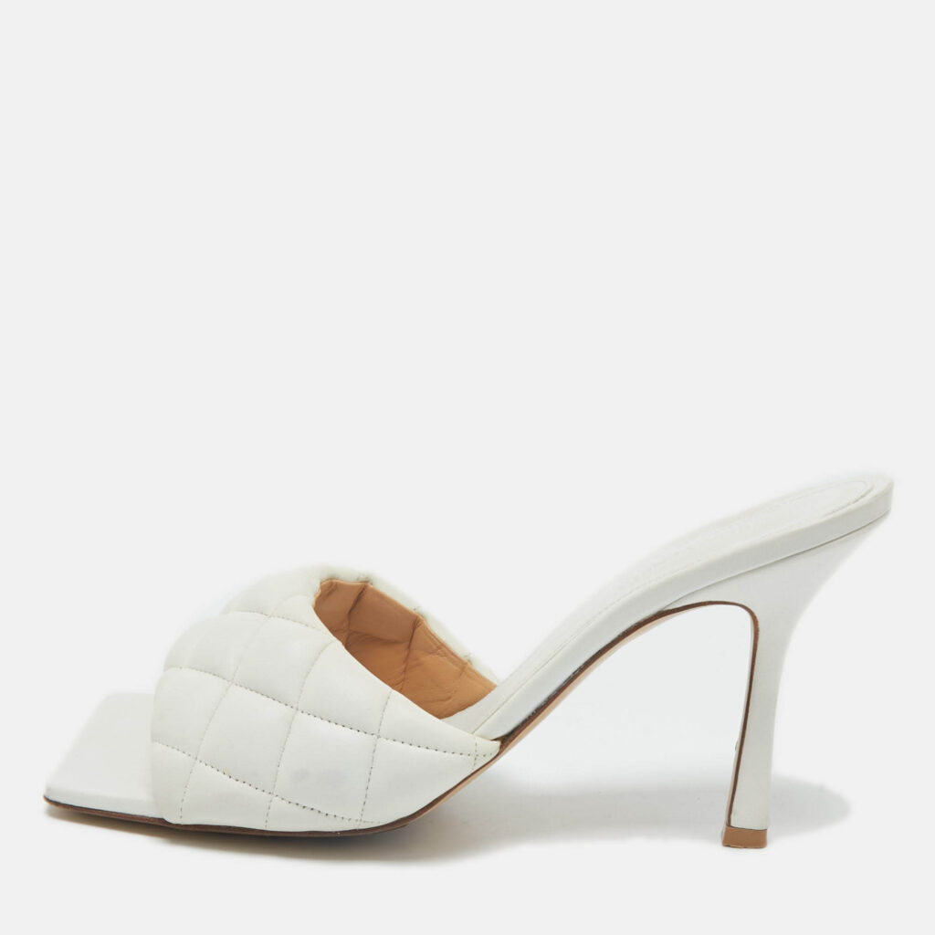 luxury-women-bottega-veneta-used-shoes-p1164565-001 Bottega Veneta White Quilted Leather Lido Slide Sandals Size 40.5