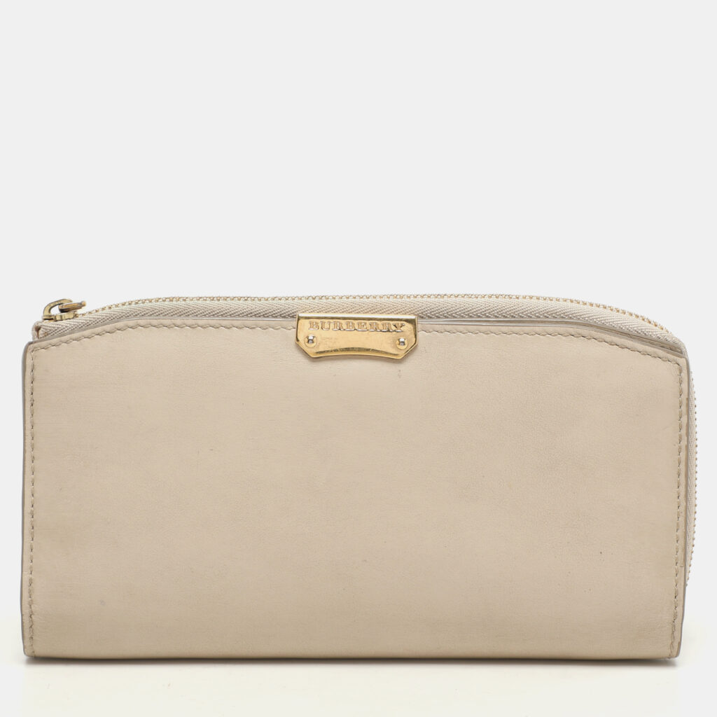 luxury-women-burberry-used-handbags-p1148450-005.jpg Burberry Cream Leather Zip Around Bifold Wallet