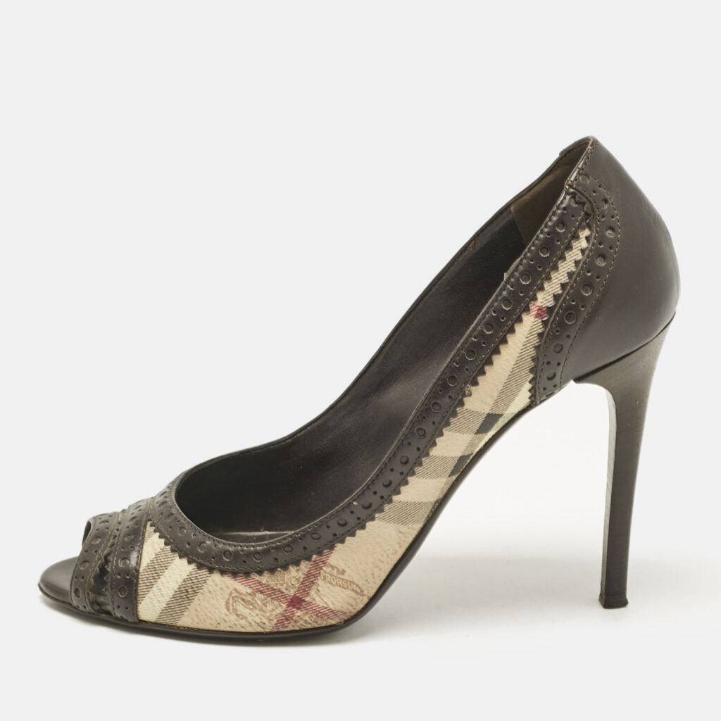 luxury-women-burberry-used-shoes-p1113681-003 Burberry Beige/Brown Check Canvas and Brogue Leather Peep Toe Pumps Size 38