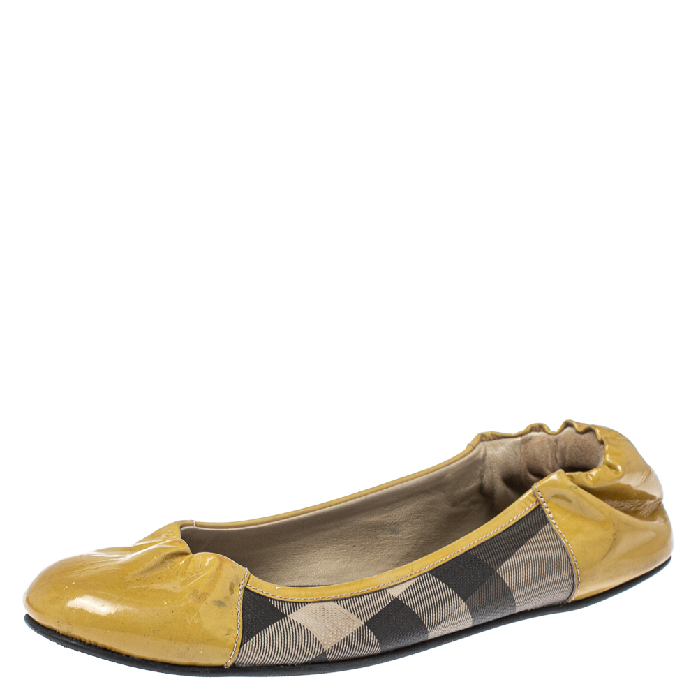 luxury-women-burberry-used-shoes-p373067-004 Burberry Beige Patent Leather And Nova Check Canvas Scrunch Ballet Flats Size 37