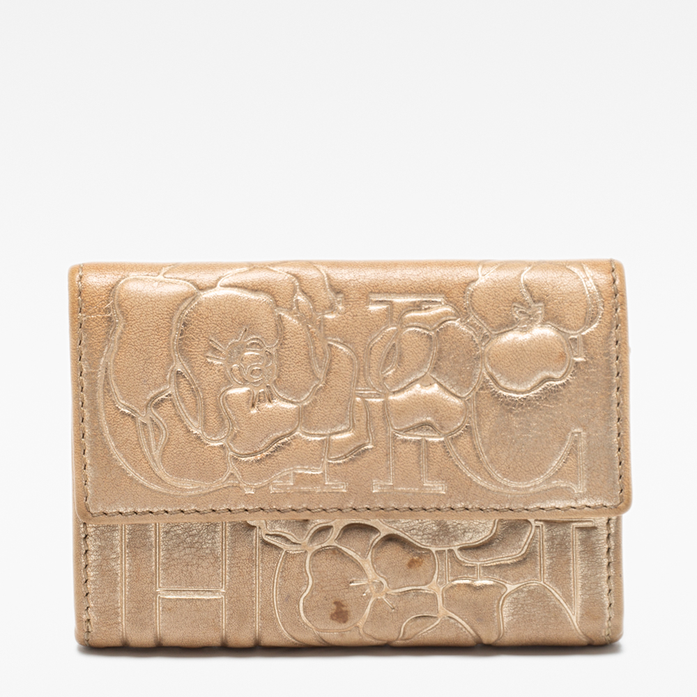 luxury-women-ch-carolina-herrera-used-handbags-p672432-001 CH Carolina Herrera Gold Floral Embossed Leather Flap Compact Wallet
