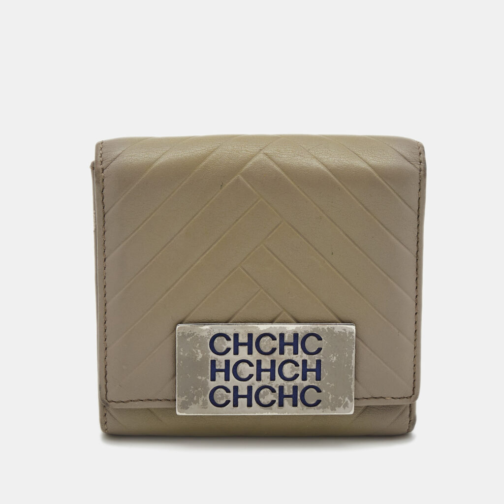 luxury-women-ch-carolina-herrera-used-handbags-p766891-001 CH Carolina Herrera Grey Quilted Leather Logo Trifold Wallet
