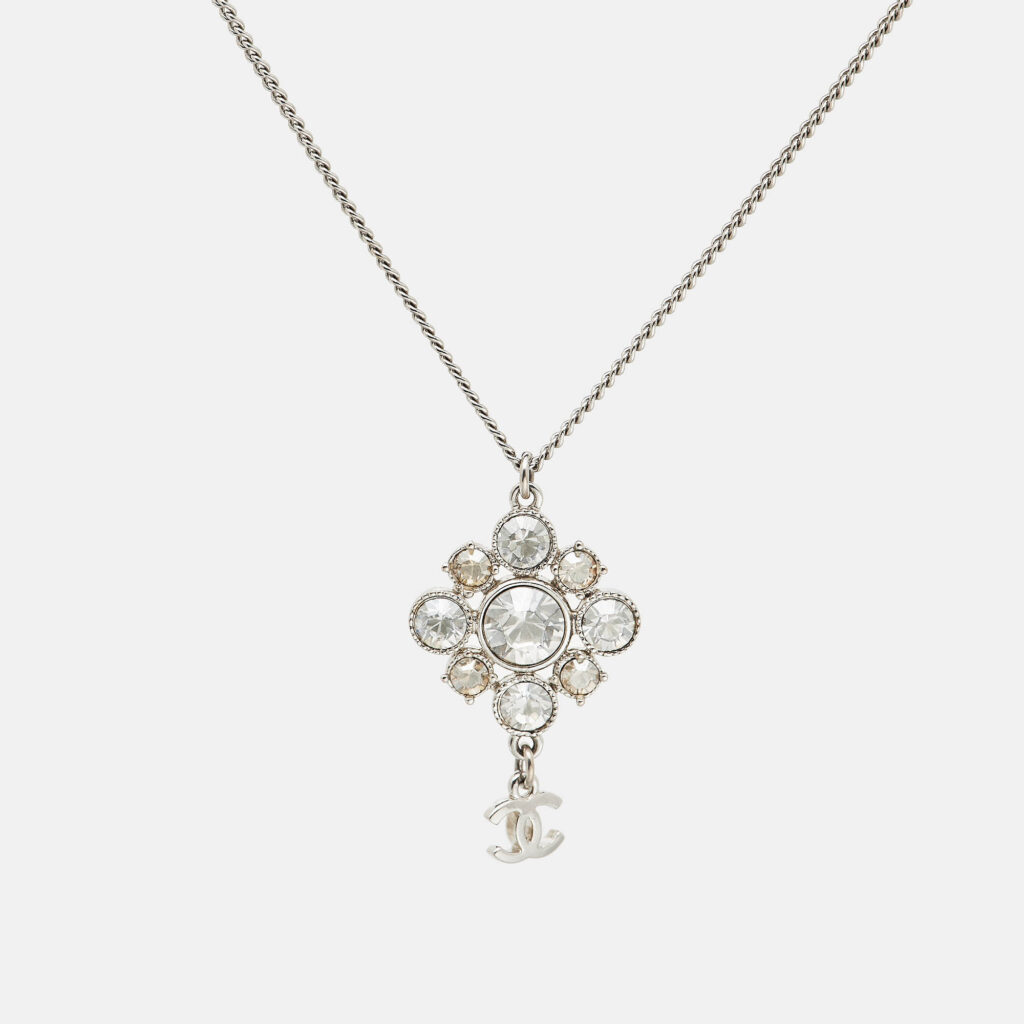 luxury-women-chanel-used-accessories-p1089703-005.jpg Chanel CC Crystals SIlver Tone Necklace