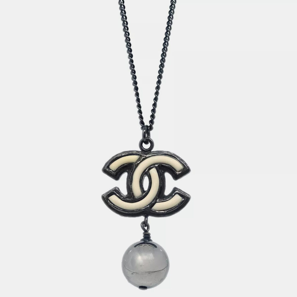 luxury-women-chanel-used-accessories-p1095704-001 Chanel Silver Chain Necklace