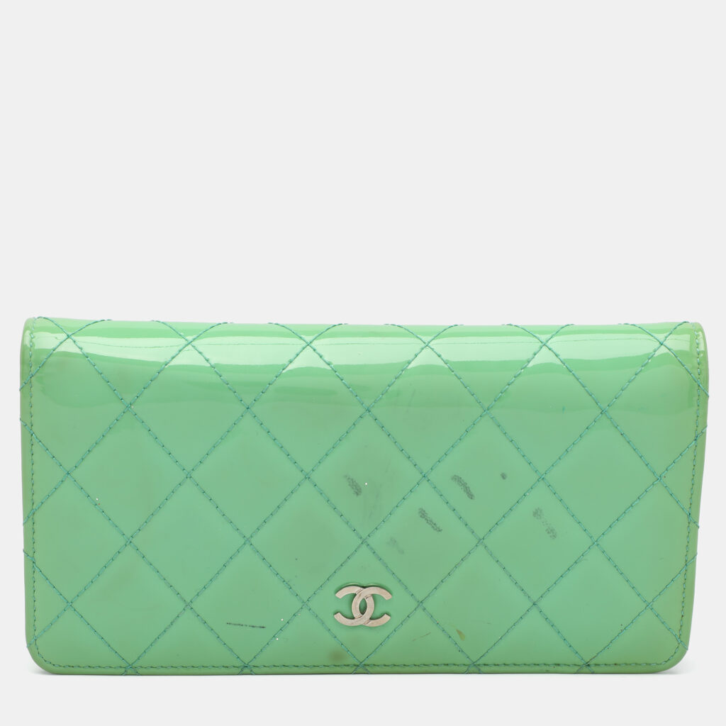 luxury-women-chanel-used-handbags-p1029683-001 Chanel Green Quilted Patent Leather CC Flap Continental Wallet