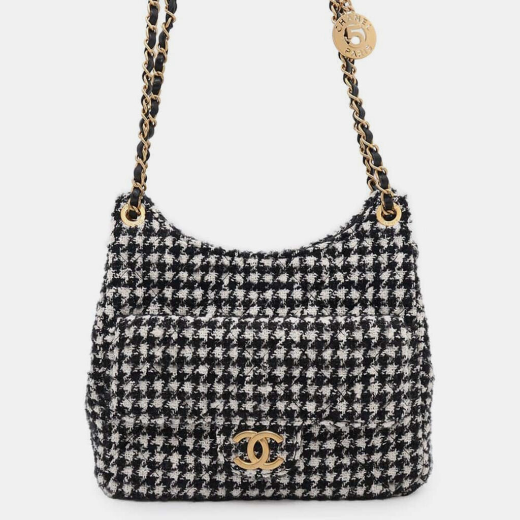 luxury-women-chanel-used-handbags-p1111156-012 Chanel White/Black Tweed Hobo Bag