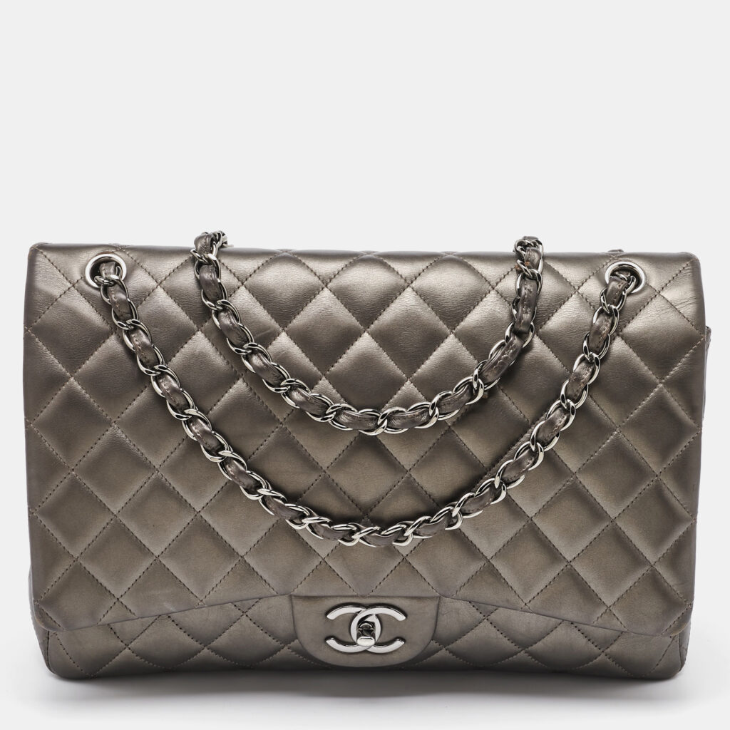 luxury-women-chanel-used-handbags-p1125193-010 Chanel Grey Quilted Leather Maxi Classic Double Flap Bag