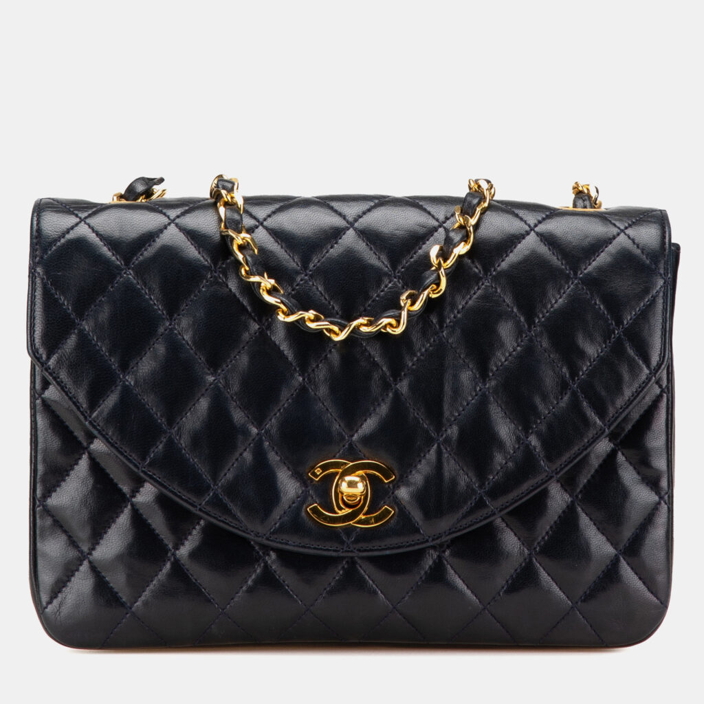luxury-women-chanel-used-handbags-p1137756-003 Chanel Black CC Quilted Lambskin Flap Bag