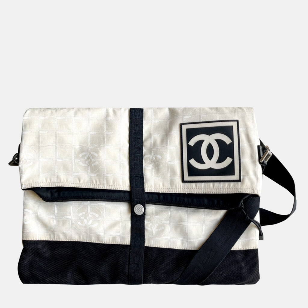 luxury-women-chanel-used-handbags-p1143463-001 Chanel Vintage Canvas Messenger Bag