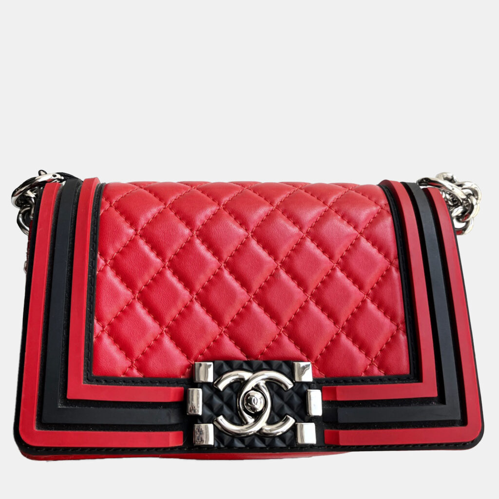 luxury-women-chanel-used-handbags-p1143503-003 Chanel Red and Black Small Size Le Boy Chain Shoulder Bag