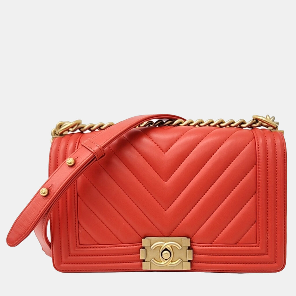 luxury-women-chanel-used-handbags-p1147793-001 Chanel Red Leather Chevron Boy Bag Medium