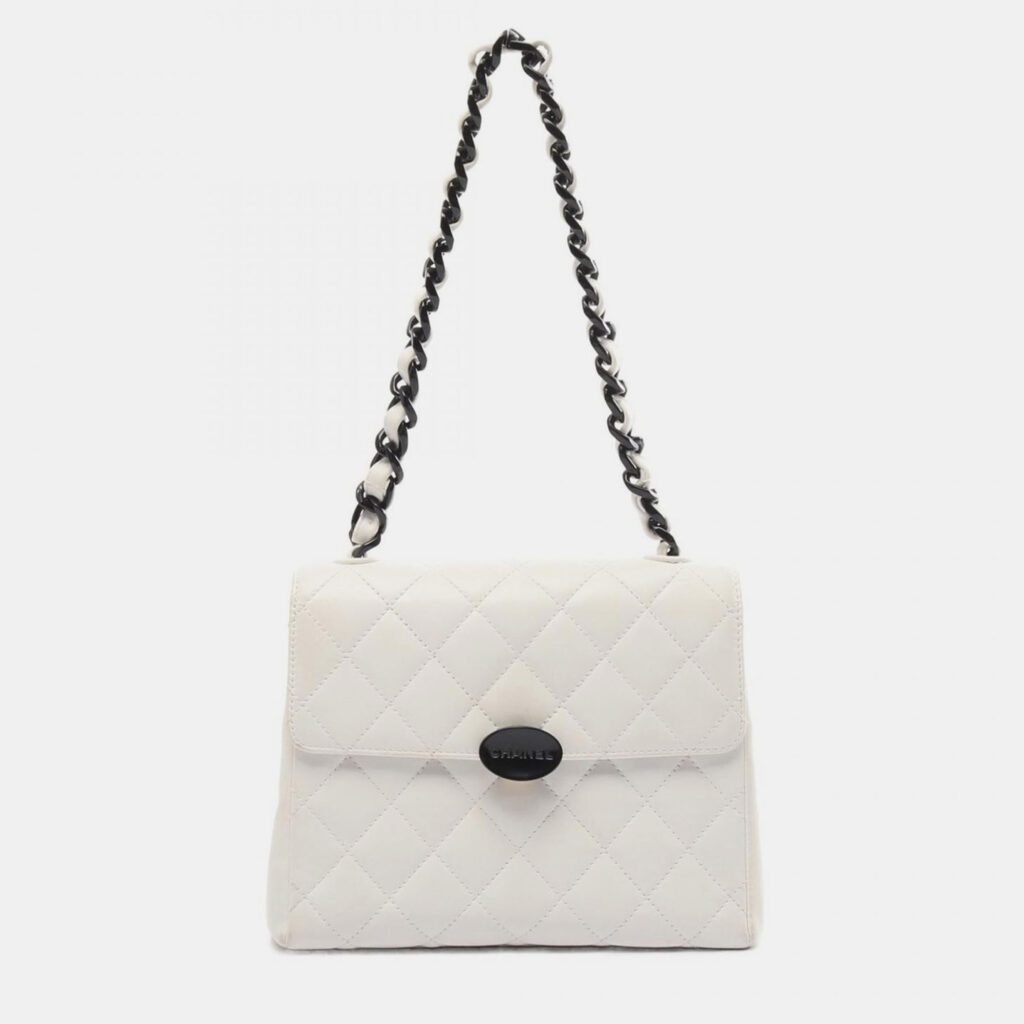luxury-women-chanel-used-handbags-p1156919-010 Chanel White and Black Lambskin Bekko Resin Flap Bag