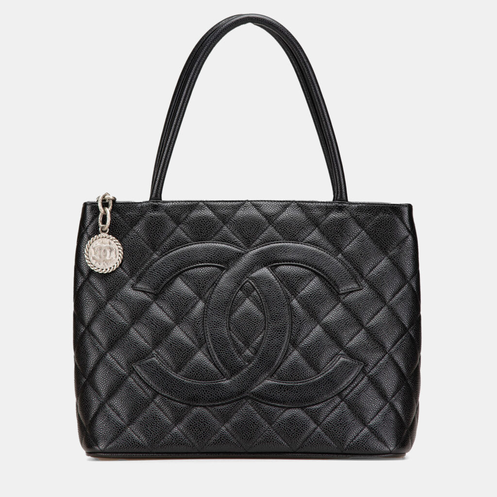 luxury-women-chanel-used-handbags-p1160796-001 Chanel Black Caviar Medallion Tote