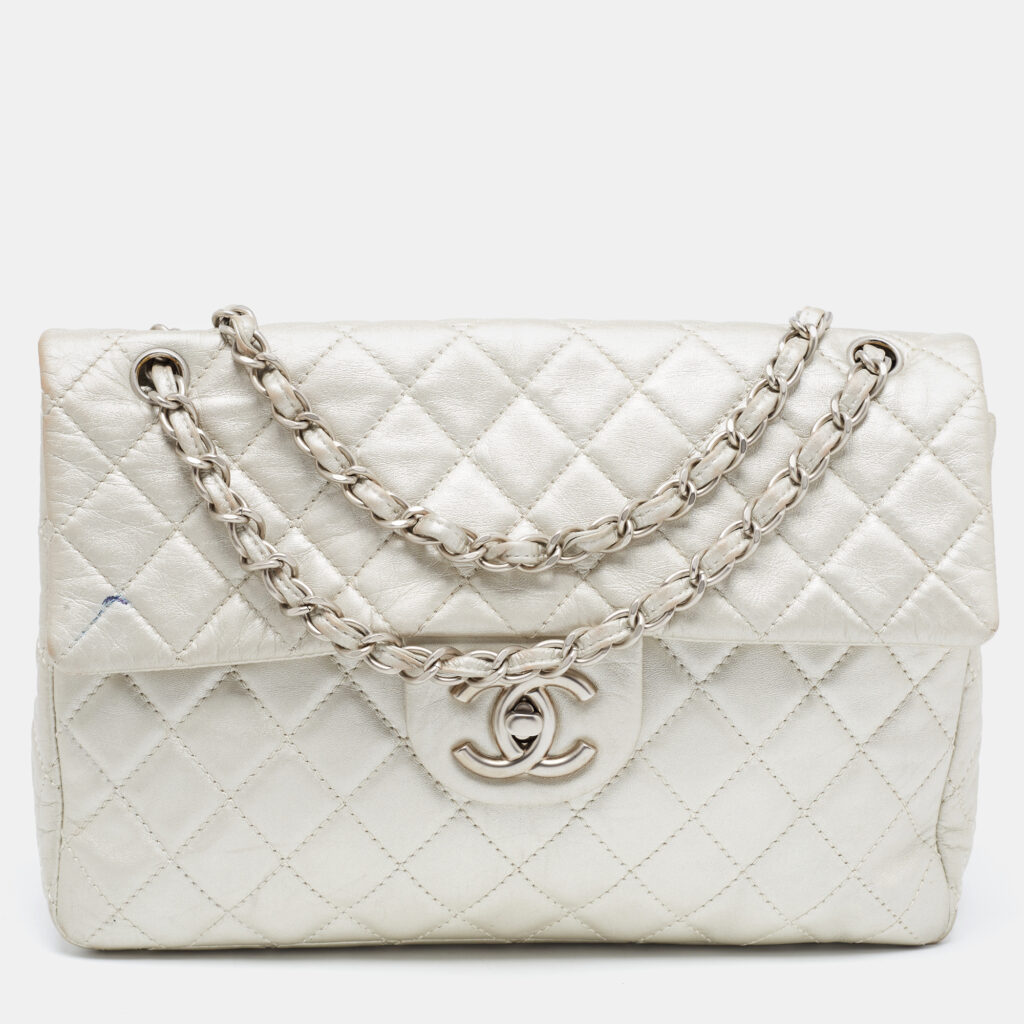 luxury-women-chanel-used-handbags-p824071-029 Chanel Metallic Grey Quilted Leather Maxi Classic Single Flap Bag