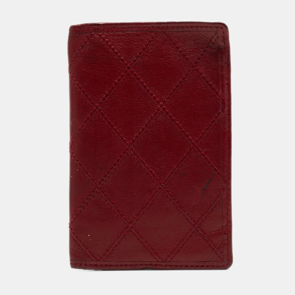 luxury-women-chanel-used-handbags-p928000-002 Chanel Red Quilted Leather Vintage Bifold Card Holder
