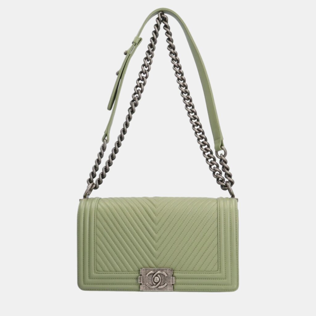 luxury-women-chanel-used-handbags-p967675-002 Chanel Green Chevron Leather Medium Boy Flap Bag